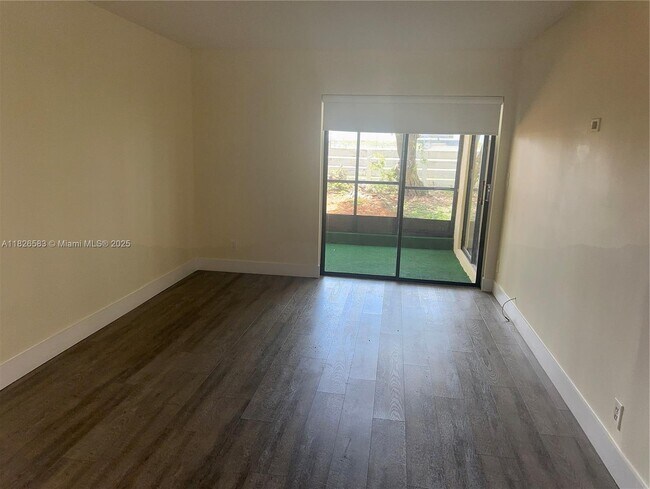 Building Photo - 185 Lakeview Dr