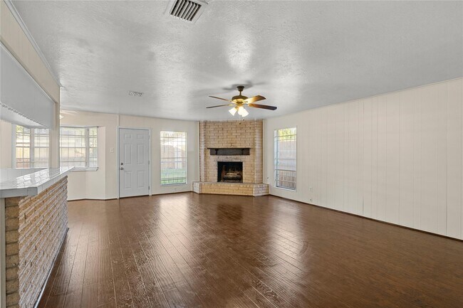 Building Photo - 11007 Gatlinburg Dr