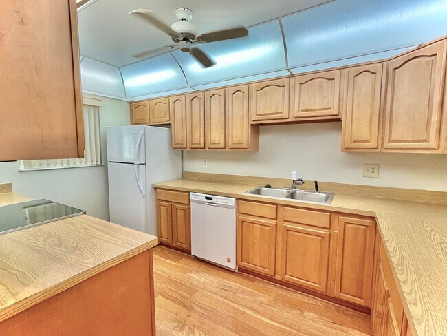 Building Photo - Application Under Review - 2 BR 2 Bath Con...