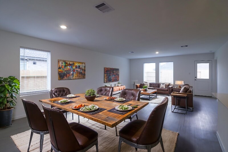 Building Photo - 2511 Night Emerald Dr