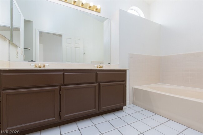 Building Photo - 121 Hanover Dr