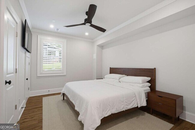 Building Photo - 1452 Woodland Hills Dr NE