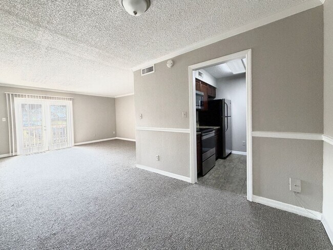 Building Photo - 2B/1B Condo 12 min from Orlando downtown