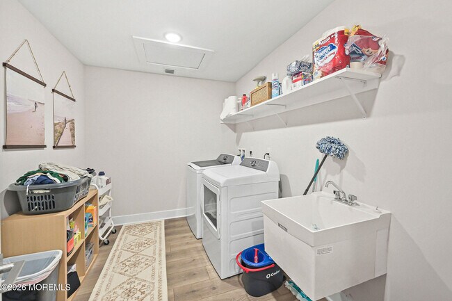 Building Photo - 4039 Heron Dr