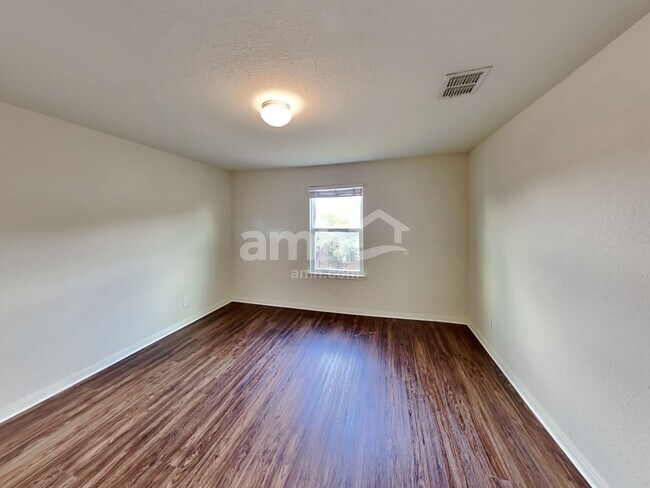 Building Photo - 7931 Bluewater Cove