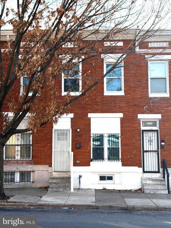 Building Photo - 2713 E Monument St