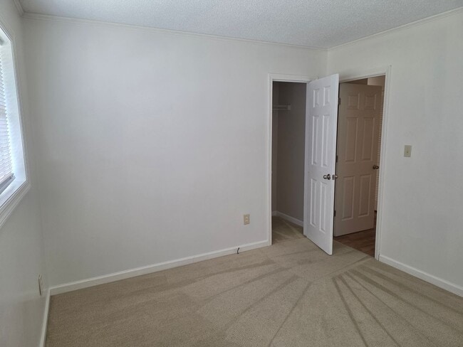 Building Photo - 159 Hazeldale Ln. New Bern, 2 Bedroom, 1 bathroom,  duplex