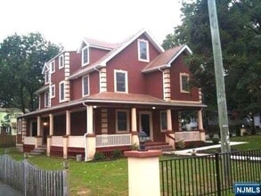 Building Photo - 274 W Forest Ave