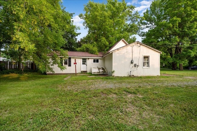 Building Photo - 3 Bedroom 1 Bath Rental in Oneida, NY!