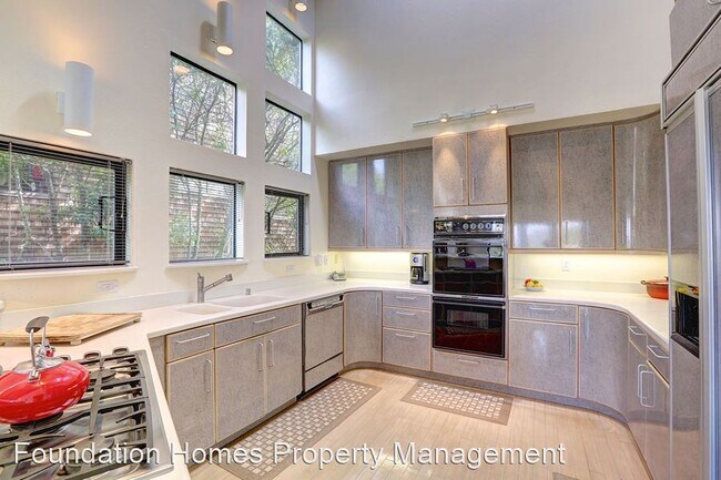 Building Photo - 4 br, 2 bath House - 25 Arana Circle