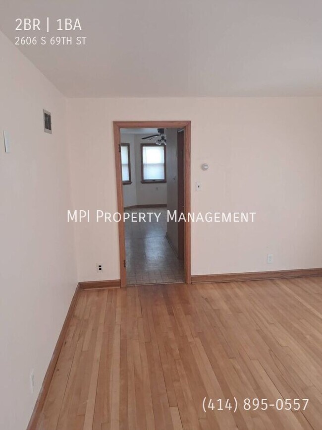 Building Photo - 2606 S 69th St