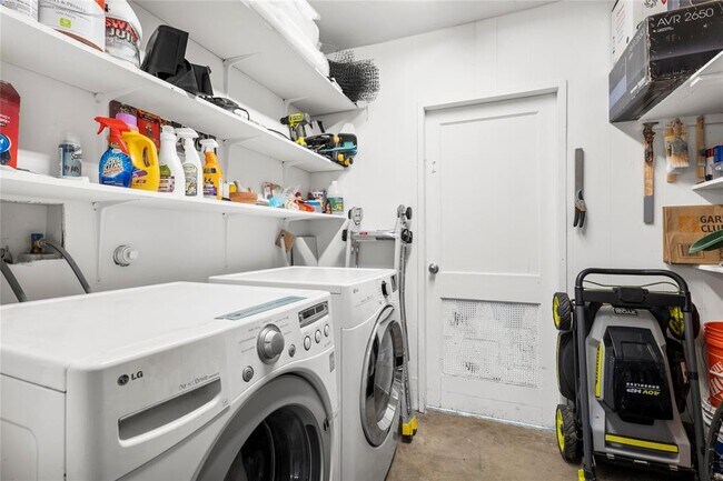 Building Photo - 1611 Ashberry Dr