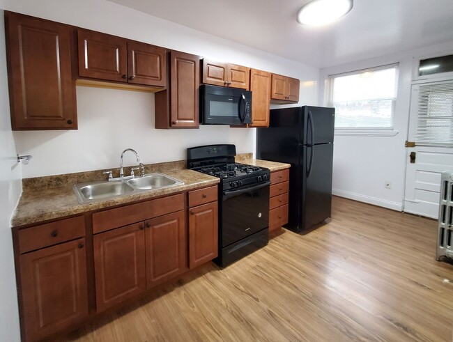 Building Photo - 3056 W Irving Park Rd