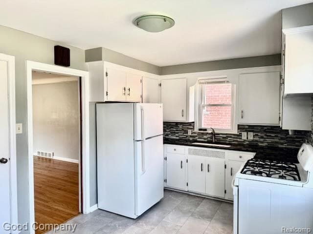 Building Photo - 319 S Pleasant St