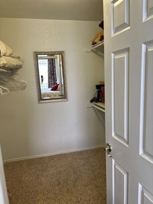 Building Photo - Two bedroom condo