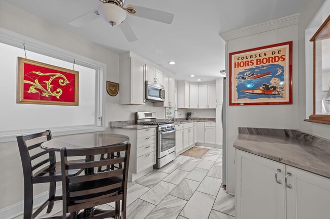 Building Photo - 182 Lewistown Rd