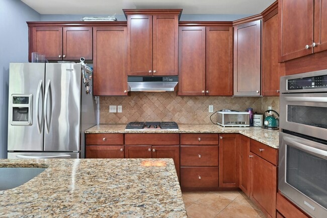 Building Photo - 16 Creekside Ct