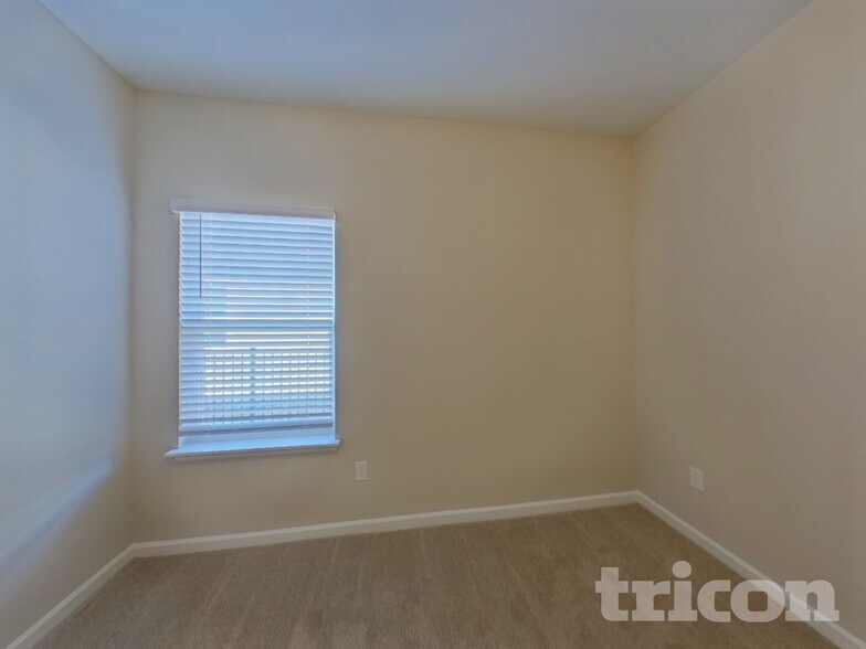 Building Photo - 10148 Pavnes Creek Dr