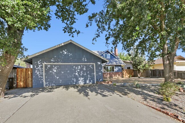 Building Photo - 1611 Clemson Dr