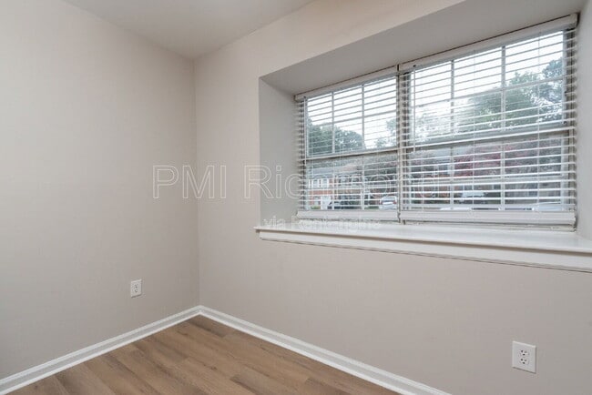 Building Photo - 1617 Congressional Ct