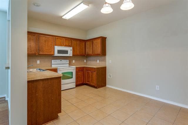 Building Photo - 4168 Kyndra Cir
