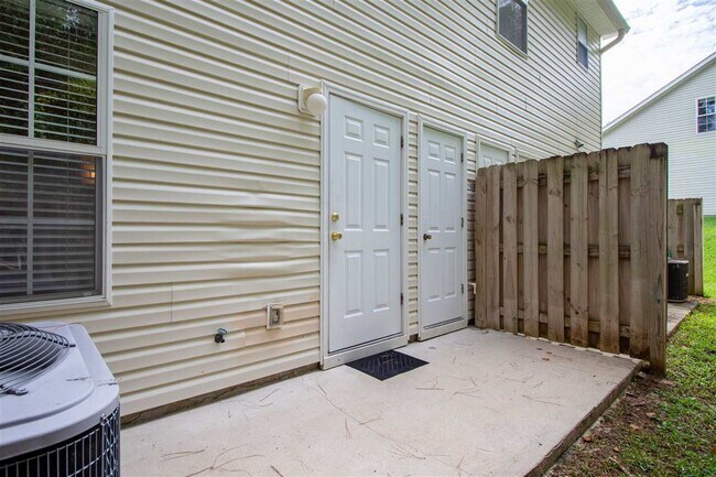 Building Photo - 2738 W Tharpe St