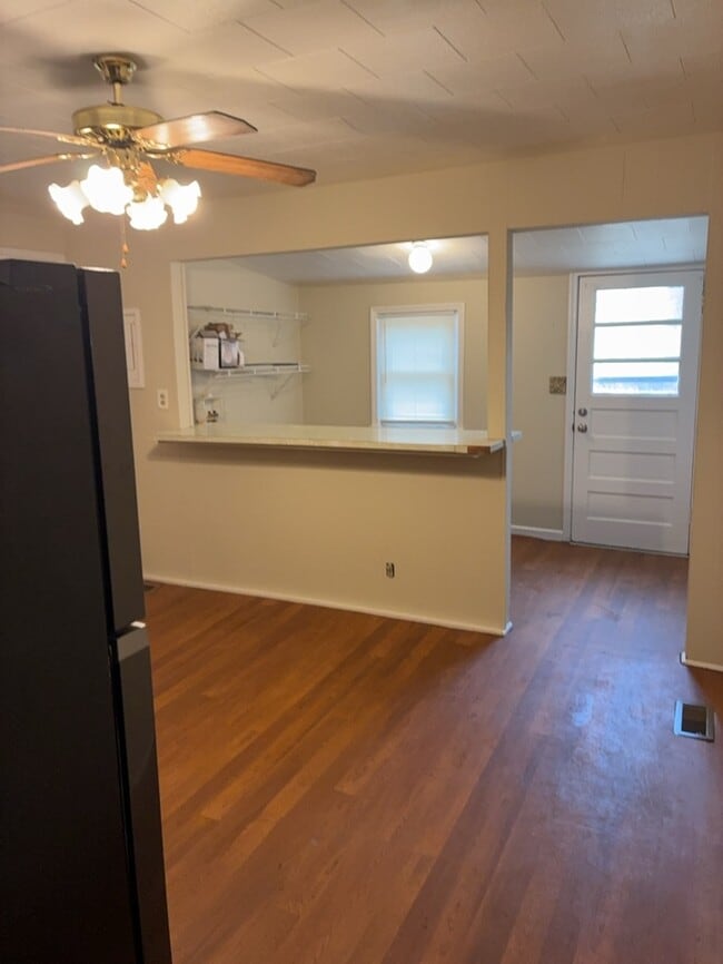 Building Photo - 220 Mauldin St