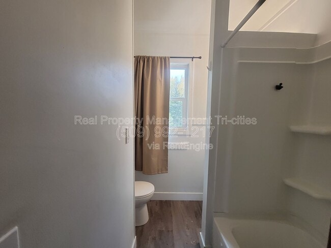 Building Photo - 1318 Perkins Ave