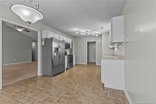 Building Photo - 1323 Shoshone Pl