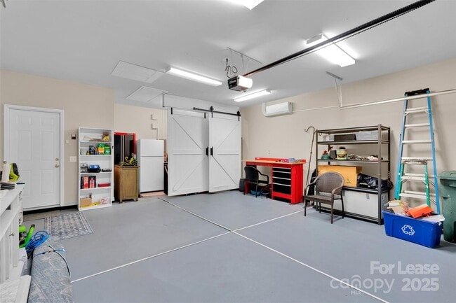 Building Photo - 28112 Song Sparrow Ln