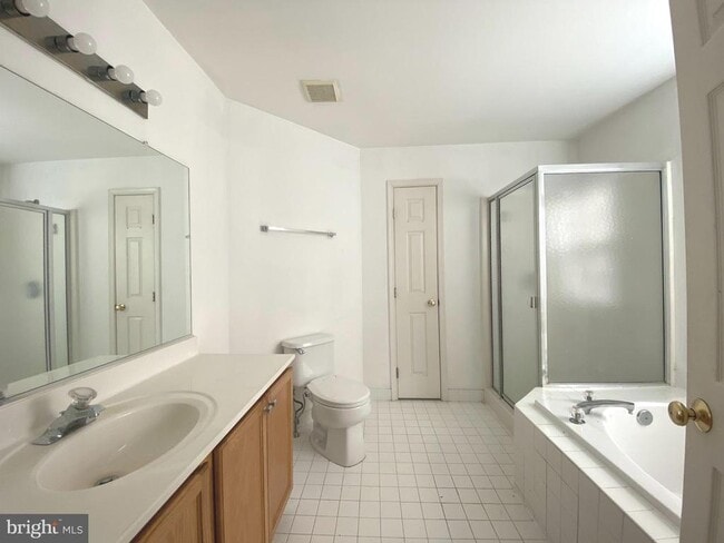 Building Photo - 234 Larkspur Ln