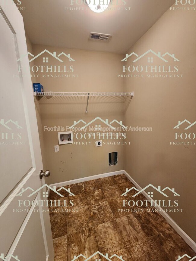 Building Photo - 1027 Whirlaway Cir
