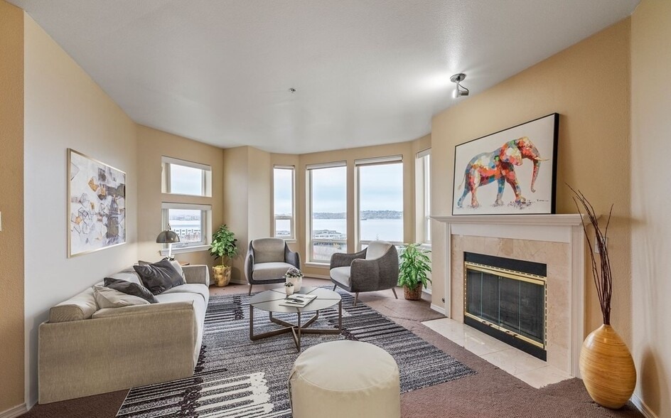 Building Photo - 3028 Western Ave