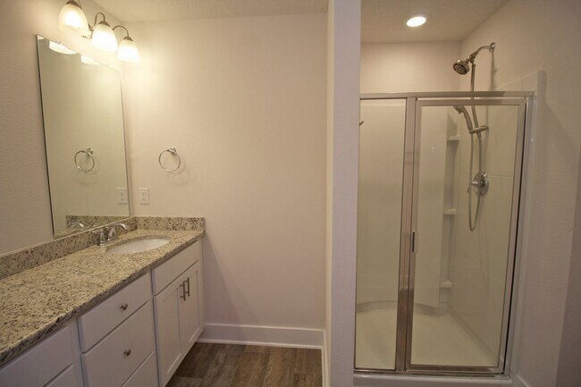 Building Photo - Don’t Miss This 3BR Townhome in North Pensacola — Garage, Modern Finishes, Community Pool & Easy ...