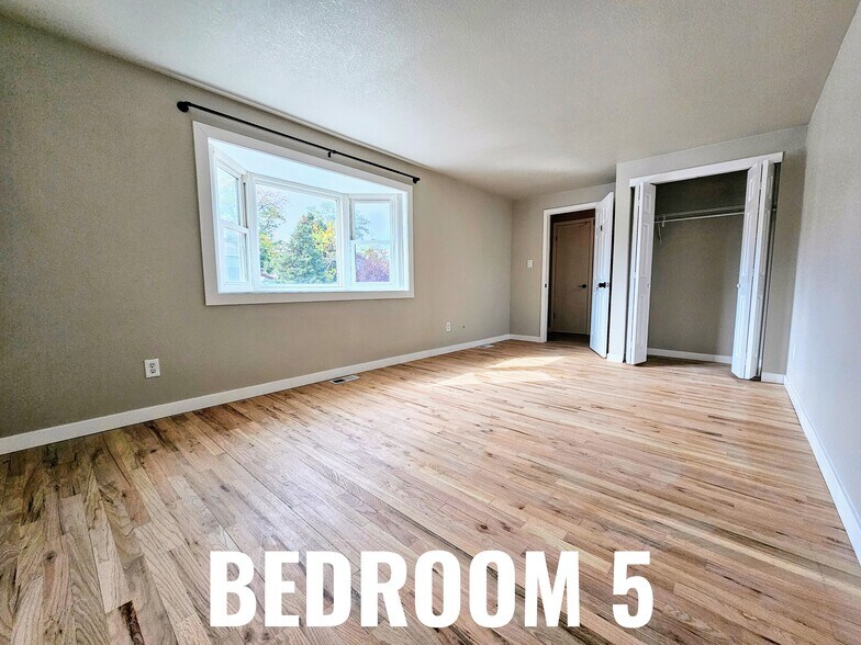 Building Photo - 9210 Meade St