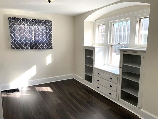 Building Photo - 3506 8th Ave