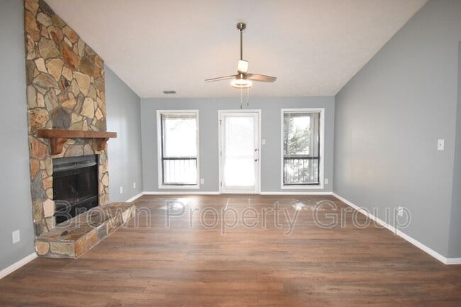 Building Photo - 1909 Tryon Dr