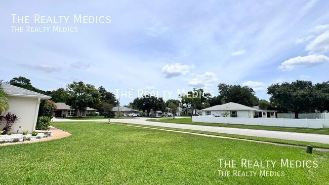 Building Photo - 3769 Grove View Ln