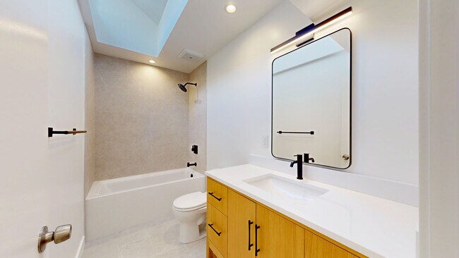 Building Photo - 50 Corte Real