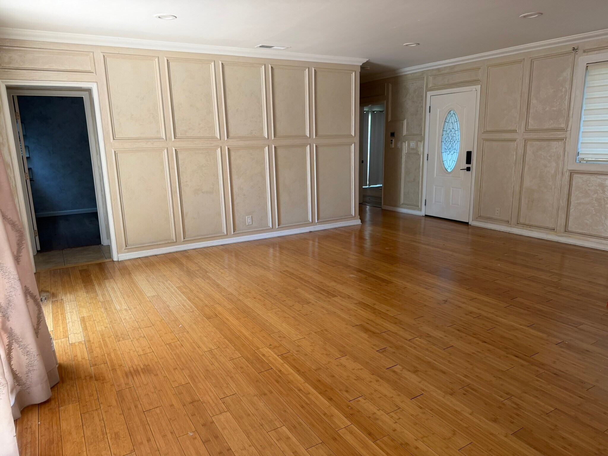Building Photo - 15104 Runnymede St