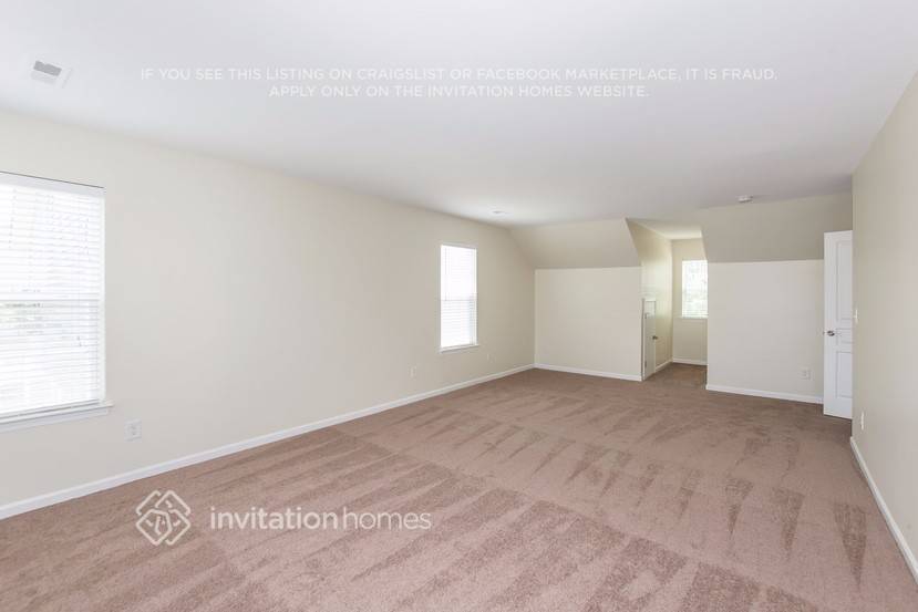 Building Photo - 9022 Glenashley Dr