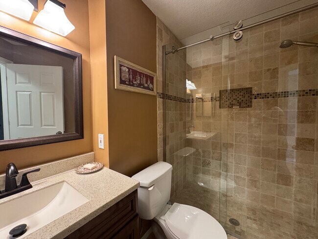 Building Photo - 202 Silver Lake Dr