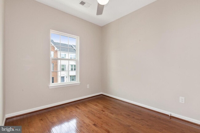 Building Photo - 9418 Paragon Ct