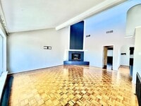 Building Photo - 3119 Lakeside Dr