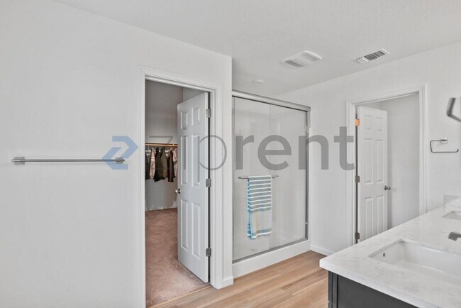 Building Photo - Unit 1