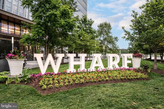 Building Photo - 302 N St SW