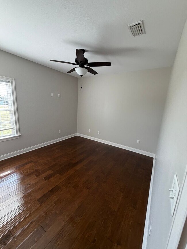 Building Photo - Home in Hahira