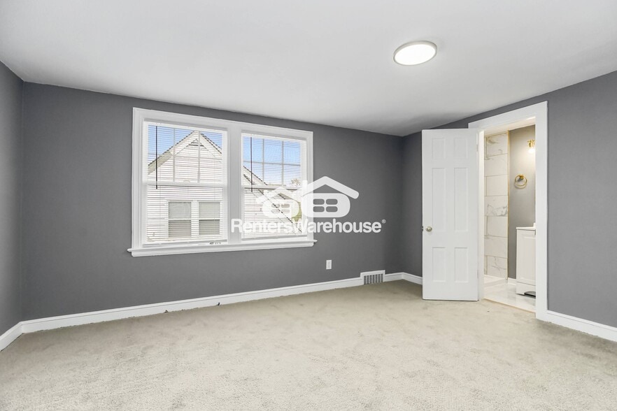 Building Photo - 1111 E 76th St