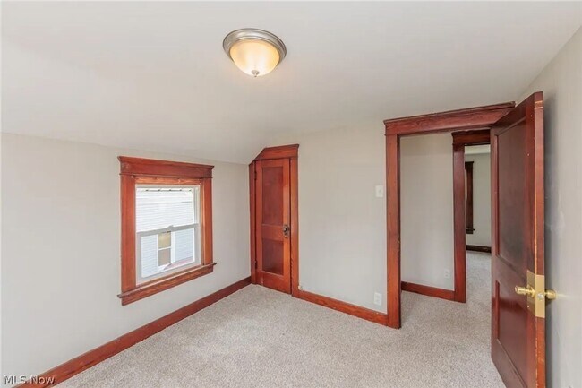 Building Photo - 3 Bedroom 1 Bathroom House in Lorain