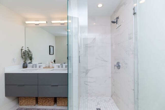 Building Photo - 69 Lubec St